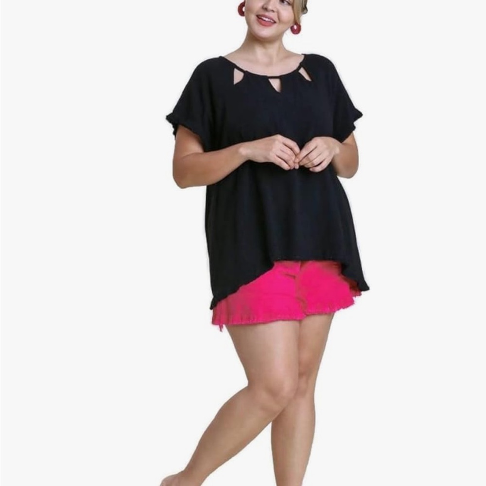 Umgee linen cutout tee